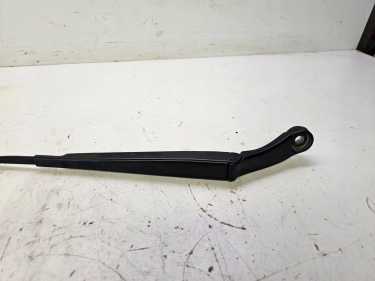 RAMIĘ WYCIERACZKI PRAWE AUDI Q3 F3 83B955408A