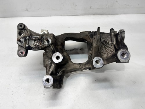 ŁAPA MOCOWANIE SILNIKA AUDI A4 B9 2.0 TDI 8W0399295E