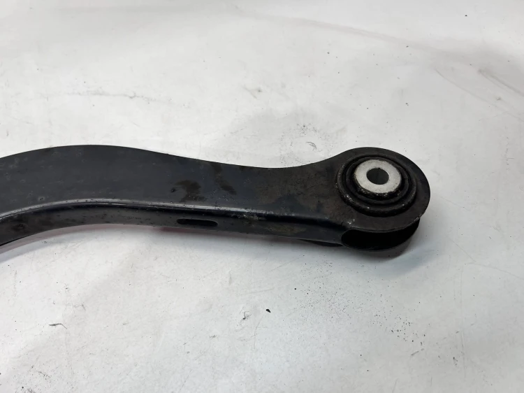 WAHACZ DRĄŻEK LEWY TYŁ AUDI A4 B9 8W0505371E