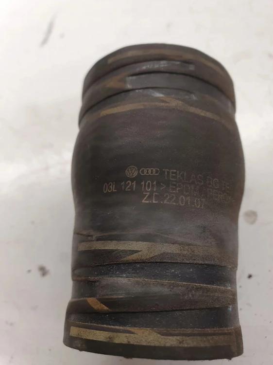 RURA PRZEWÓD WODY AUDI A4 B8 A5 2,0 TDI 03L121101