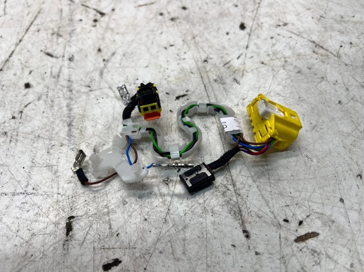 WIĄZKA PODUSZKI AIRBAG POD MULTIFUNKCJĘ AUDI A3 8Y 82A971589A