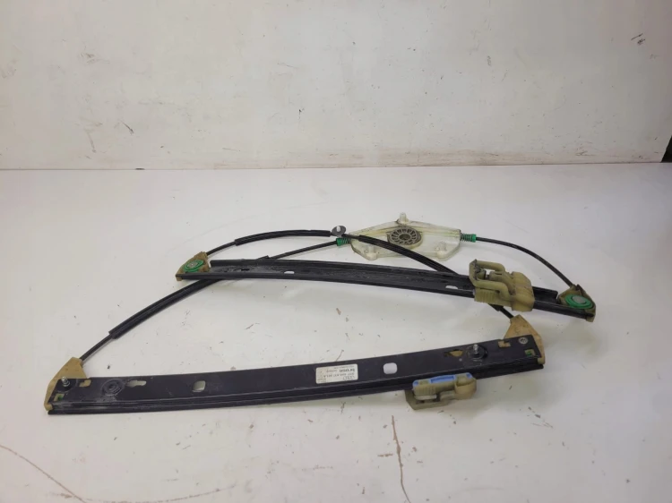 MECHANIZM SZYBY PRAWY PRZÓD AUDI A8 D4 4H0837461B