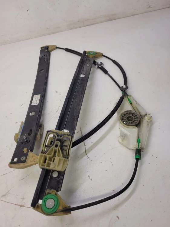 MECHANIZM SZYBY PRAWY PRZÓD AUDI A8 D4 4H0837461B