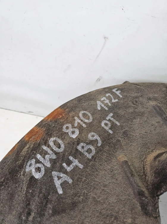 NADKOLE PRAWY TYŁ AUDI A4 B9 8W0810172F