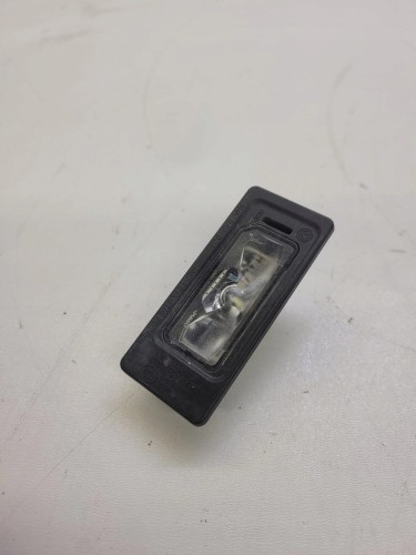 LAMPKA OŚWIETLENIA TABLICY AUDI A4 B9 A5 5NA943021