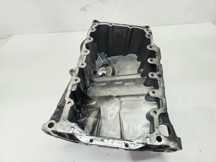 MISKA OLEJOWA AUDI A4 B9 A5 8W Q5 A6 C7 2.0 TDI 03L103601S