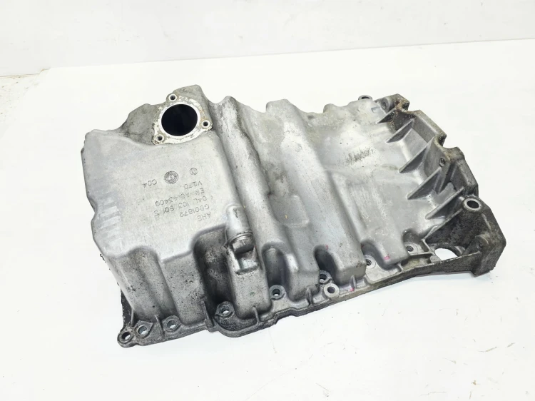 MISKA OLEJOWA AUDI A4 B9 A5 8W Q5 A6 C7 2.0 TDI 03L103601S
