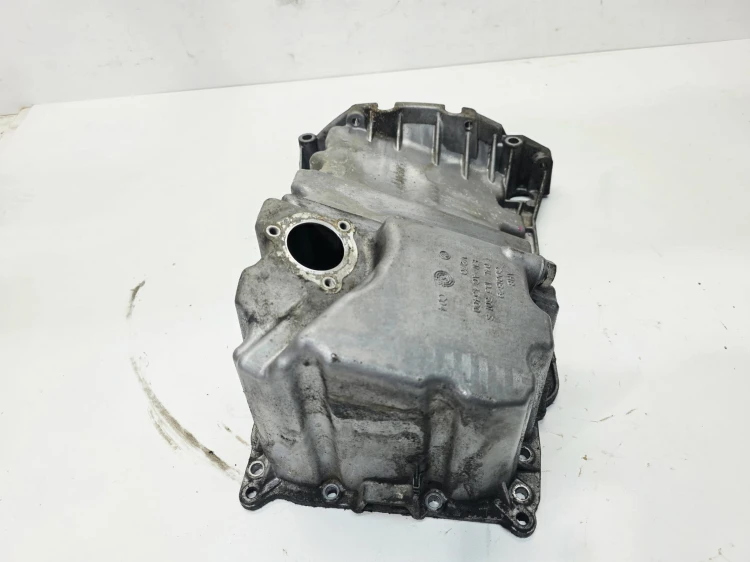 MISKA OLEJOWA AUDI A4 B9 A5 8W Q5 A6 C7 2.0 TDI 03L103601S
