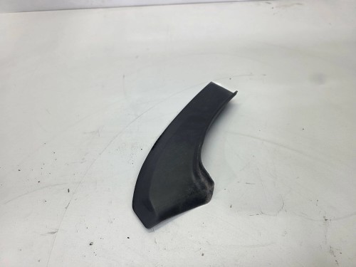ZAŚLEPKA OSŁONA LAMPY PRAWY TYŁ AUDI A6 C6 LIFT SEDAN 4F5853268E