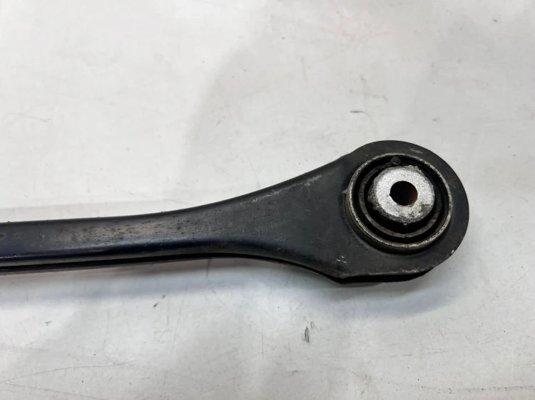 WAHACZ DRĄŻEK LEWY TYŁ AUDI A4 B9 4M0505291D