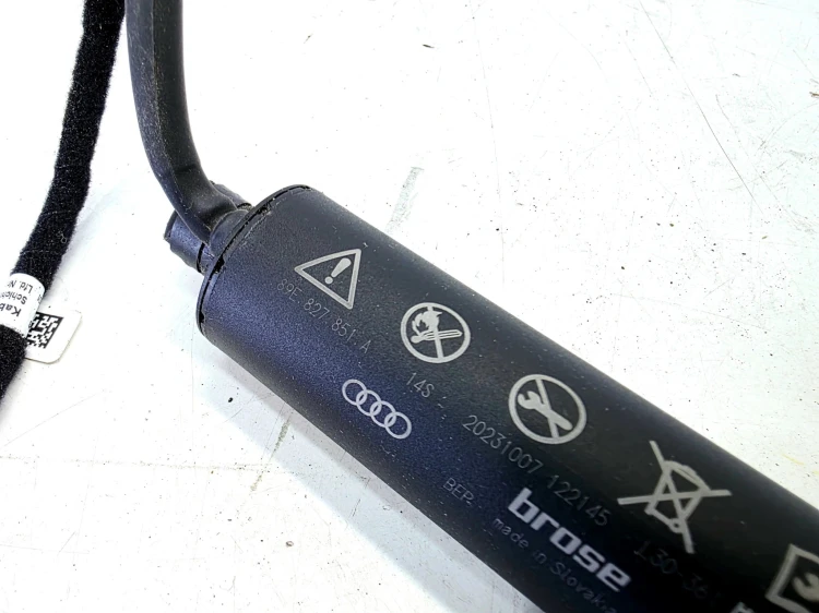 SIŁOWNIK TELESKOP KLAPY TYŁ ELEKTRYCZNY AUDI Q4 E-TRON 89E827851A