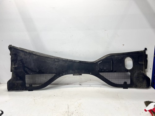 PODSZYBIE PLASTIKOWE AUDI A7 4G8819447D EU
