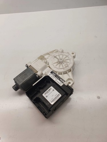 SILNICZEK SZYBY PRAWY AUDI A3 8P LIFT 8P0959802N