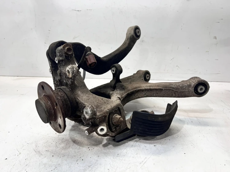 ZWROTNICA PRAWY TYŁ AUDI A4 B8 8K0505312J 8K0505432AP