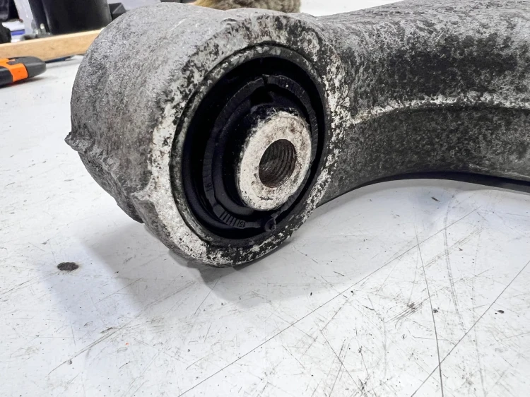 WAHACZ LEWY TYŁ AUDI A6 C7 A7 Q5 8R0505311B