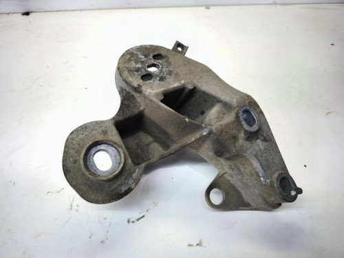 ŁAPA MOCOWANIE PODUSZKI SILNIKA PRAWA AUDI A6 C6 4F0199352M