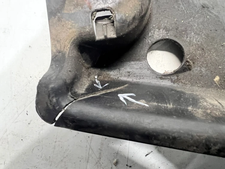 OSŁONA PŁYTA PODWOZIA LEWA AUDI A4 B8 8K0825201A 2/25