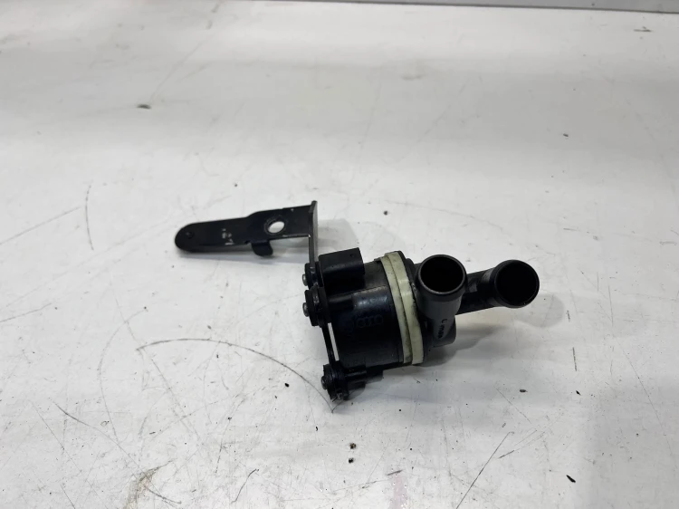 DODATKOWA POMPA WODY ZAWÓR WODY VOLKSWAGEN TIGUAN 5N0985561A
