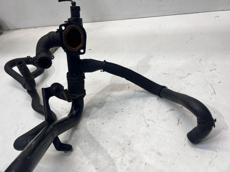 PRZEWÓD RURA WĄŻ WODY VW CRAFTER 03L121131P
