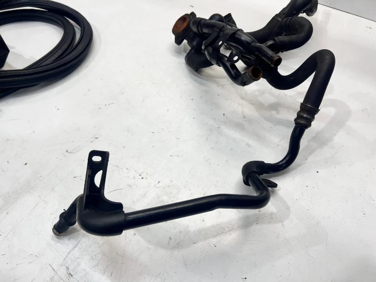 PRZEWÓD RURA WĄŻ WODY VW CRAFTER 03L121049G