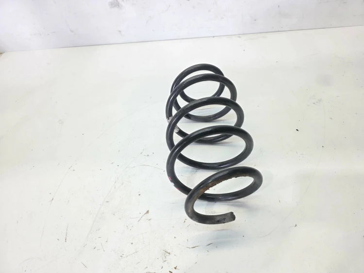 SPRĘŻYNA PRZÓD PRZEDNIA LEWA LUB PRAWA AUDI A3 8V 305MM X 13MM