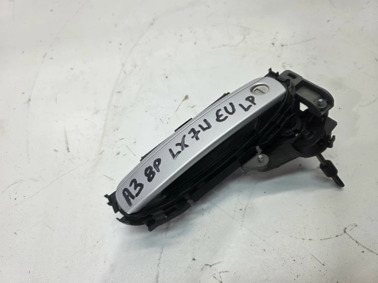 KLAMKA ZEWNĘTRZNA DRZWI LEWY PRZÓD AUDI A6 C6 A3 8P 4F1837275 LX7W