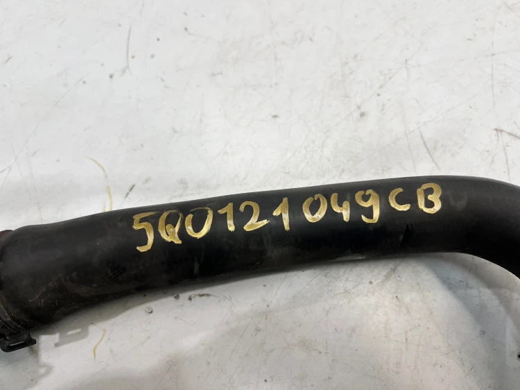 PRZEWÓD RURA WĄŻ WODY AUDI 04C121064B 5Q0121049CB