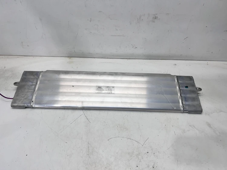 ZBIORNIK POWIETRZA ZAWIESZENIA AUDI A6 C6 4F0616203B
