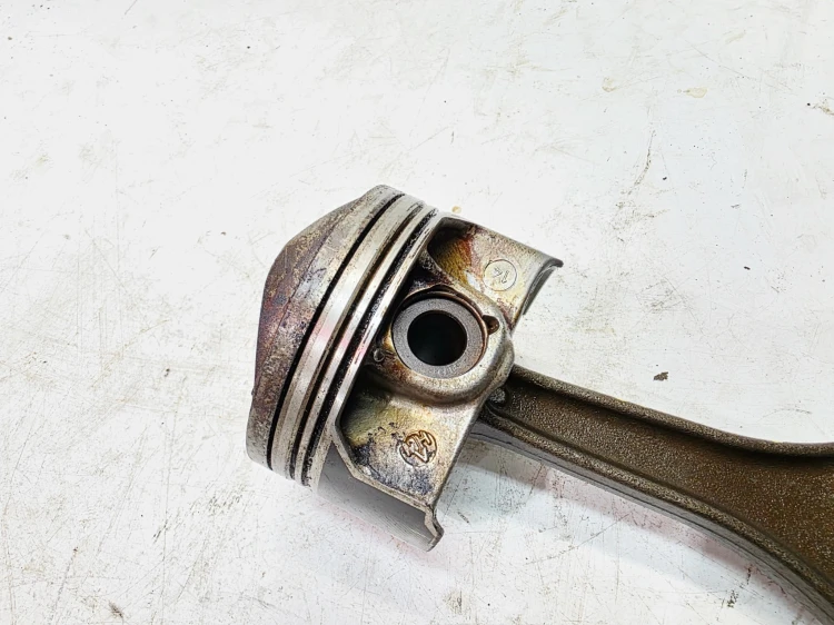 TŁOK + KORBOWÓD AUDI A6 C7 A7 Q5 A8 D4 3.0 TFSI CRE 06EDC 84.445 R6EH PRAWY