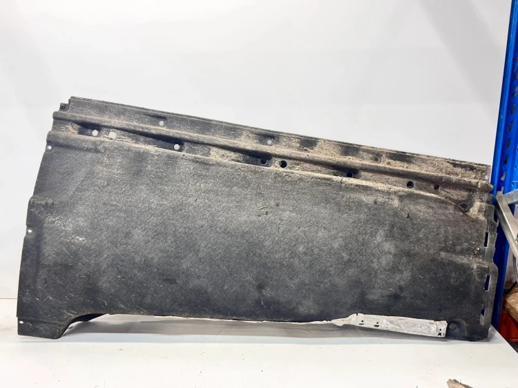 OSŁONA PODWOZIA PRAWA DUŻA AUDI Q5 FY 80A825208B 1/25