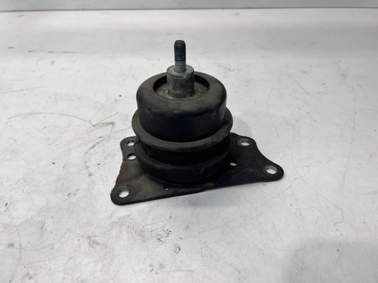 PODUSZKA ŁAPA SILNIKA PRAWA AUDI A1 VW SKODA SEAT 1.6 TDI 6R0199167AE