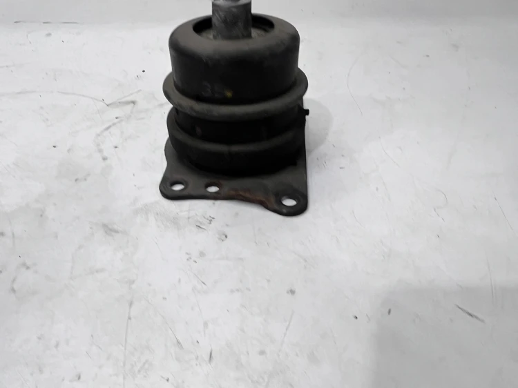 PODUSZKA ŁAPA SILNIKA PRAWA AUDI A1 VW SKODA SEAT 1.6 TDI 6R0199167AE