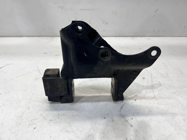 ŁAPA WSPORNIK SKRZYNI BIEGÓW AUDI A1 VW SKODA SEAT 1.6 TD 6R0199111A