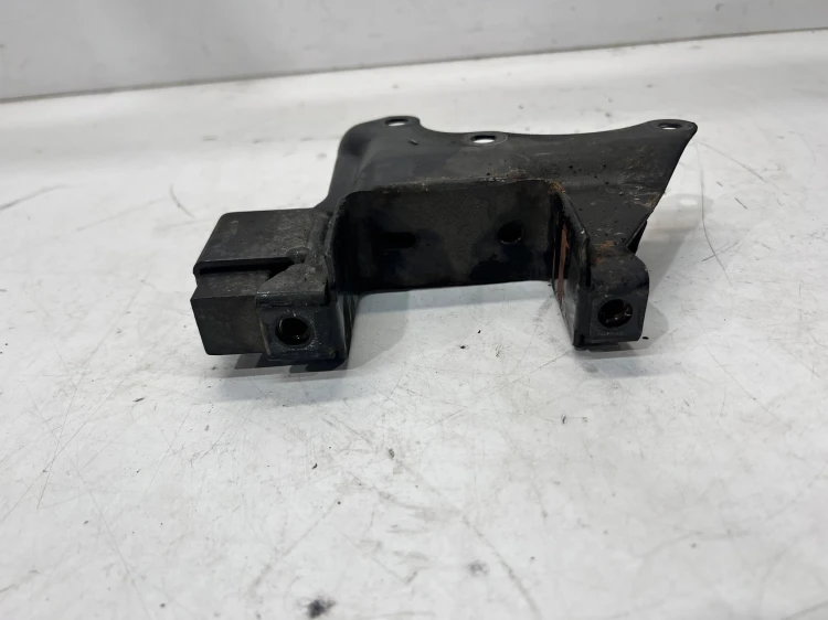 ŁAPA WSPORNIK SKRZYNI BIEGÓW AUDI A1 VW SKODA SEAT 1.6 TD 6R0199111A