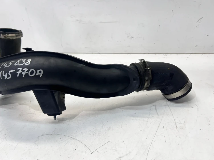RURA WĄŻ INTERCOOLERA AUDI VOLKSWAGEN SEAT SKODA 1.6 TDI 6R0145770 6R014583