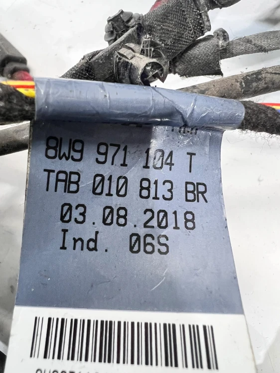 WIĄZKA CZUJNIKÓW PARKOWANIA PDC TYŁ AUDI A4 B9 8W9971104T