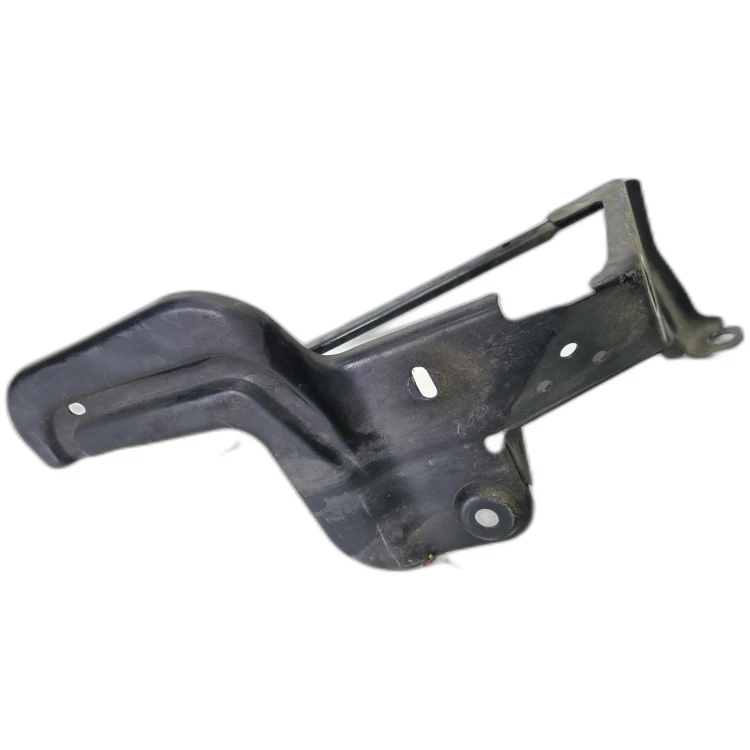 MOCOWANIE WIESZAK INTERCOOLERA PRAWY AUDI A6 C6 4F0145814S