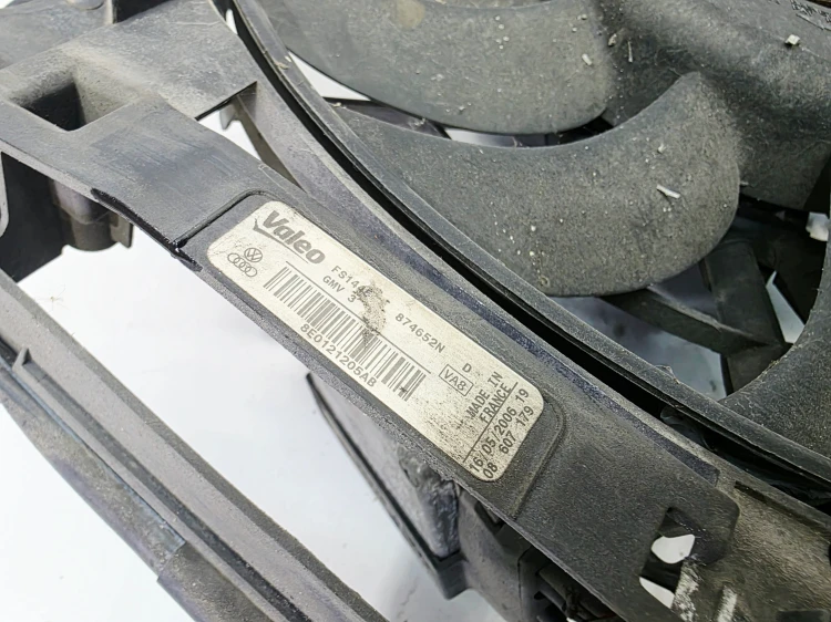 OBUDOWA WENTYLATORÓW + WENTYLATORY AUDI A4 B7 8E0121205AB 8E0959501R