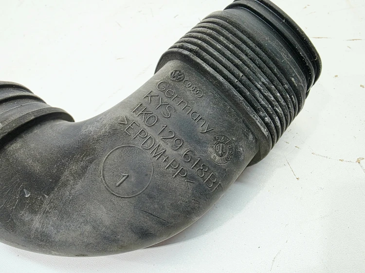 WLOT DOLOT POWIETRZA AUDI A3 8P VOLKSWAGEN SEAT SKODA 1K0129618BF