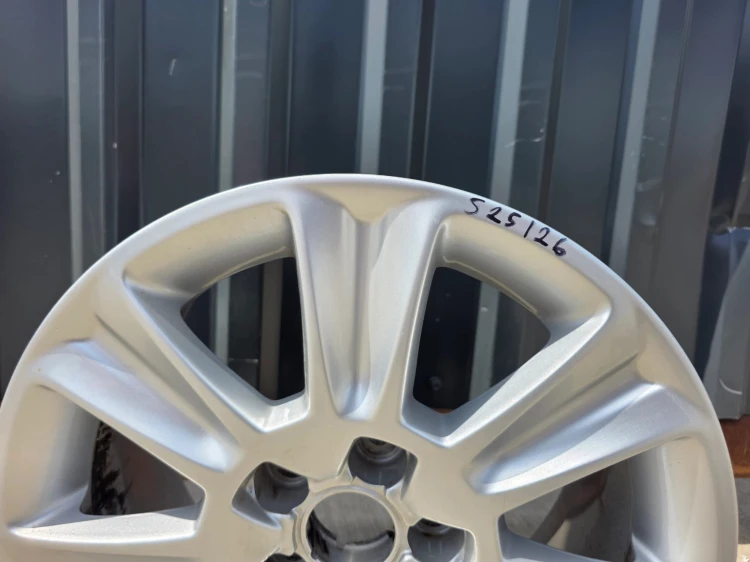 FELGA ALUMNIOWA VW SKODA SEAT AUDI A1 5X100 6.5J R15 ET34 8X0601025 S25/26
