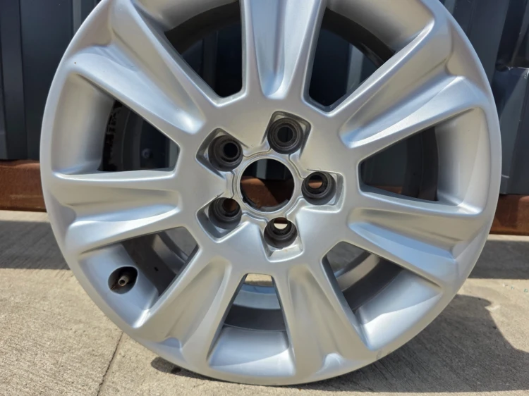 FELGA ALUMNIOWA VW SKODA SEAT AUDI A1 5X100 6.5J R15 ET34 8X0601025 S25/26