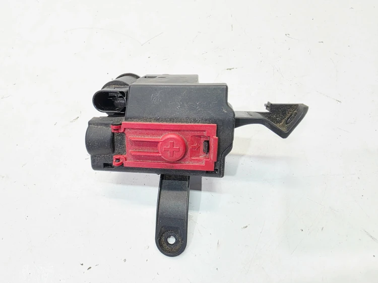 ROZDZIELACZ PRĄDU KLEMA + AUDI A4 B9 A5 8W 8W0941823F