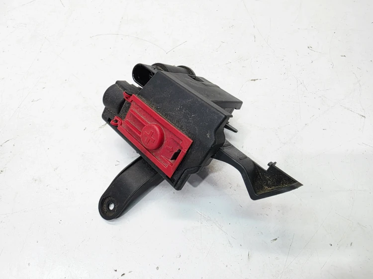 ROZDZIELACZ PRĄDU KLEMA + AUDI A4 B9 A5 8W 8W0941823F