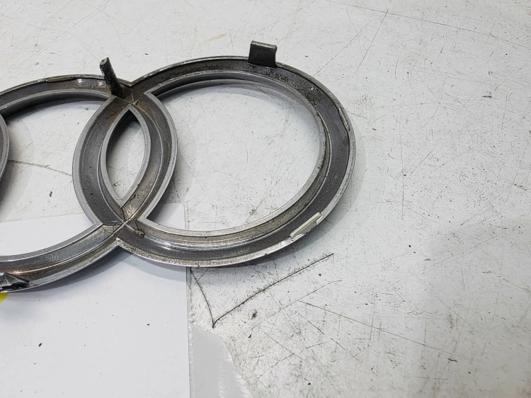 EMBLEMAT GRILLA PRZÓD AUDI A4 B9 A5 A6 8T0853605 272 X 95