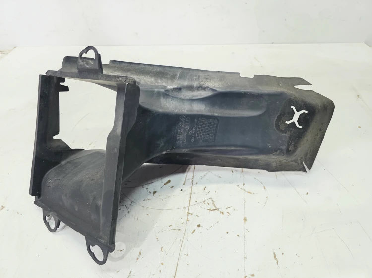 KIEROWNICA POWIETRZA PRAWA AUDI A6 C6 LIFT 4F0145334N