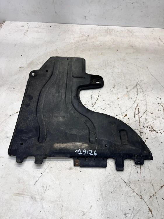 OSŁONA PŁYTA PODWOZIA LEWA AUDI A3 8V 5Q0825206F 129/26