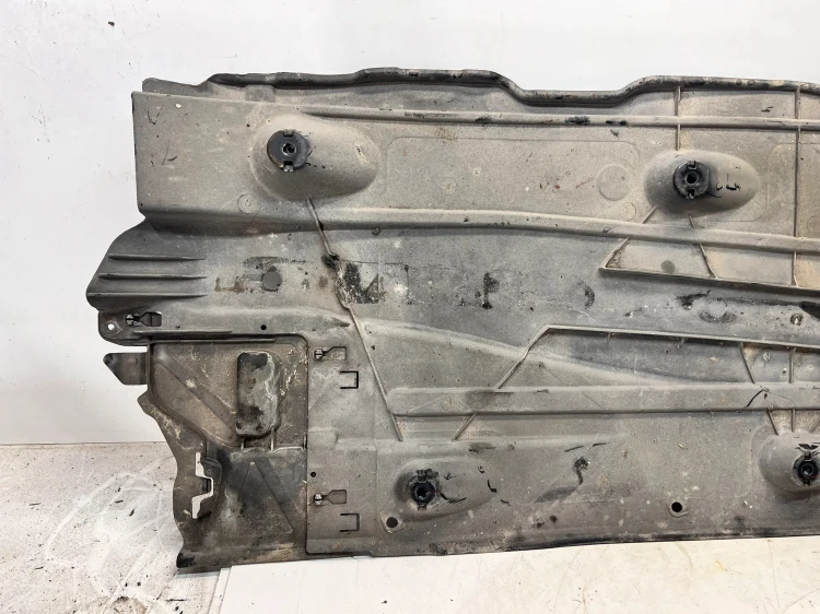 OSŁONA PŁYTA PODWOZIA LEWA DUŻA AUDI A3 8V VOLKSWAGEN SEAT 5Q0825201L 128/2