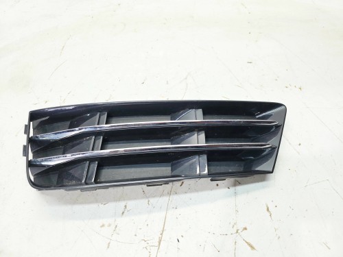 KRATKA ATRAPA ZDERZAKA LEWY PRZÓD AUDI A4 B9 8W0807681R