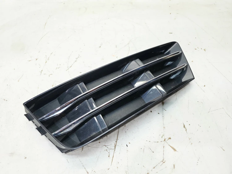 KRATKA ATRAPA ZDERZAKA LEWY PRZÓD AUDI A4 B9 8W0807681R