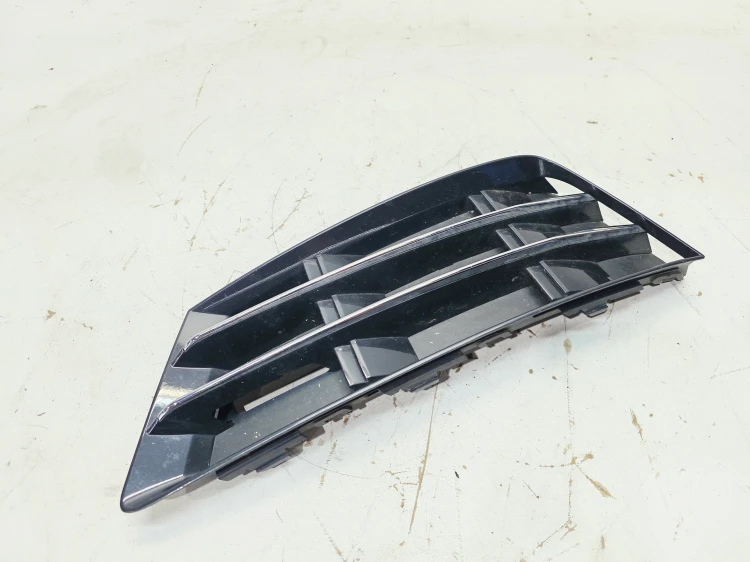 KRATKA ATRAPA ZDERZAKA LEWY PRZÓD AUDI A4 B9 8W0807681R